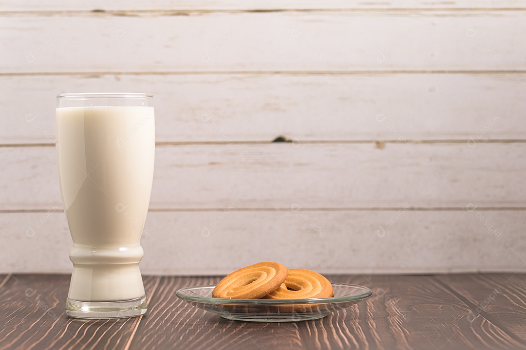 Dia Mundial do Leite, beba água e coma biscoitos, café da manhã saudável