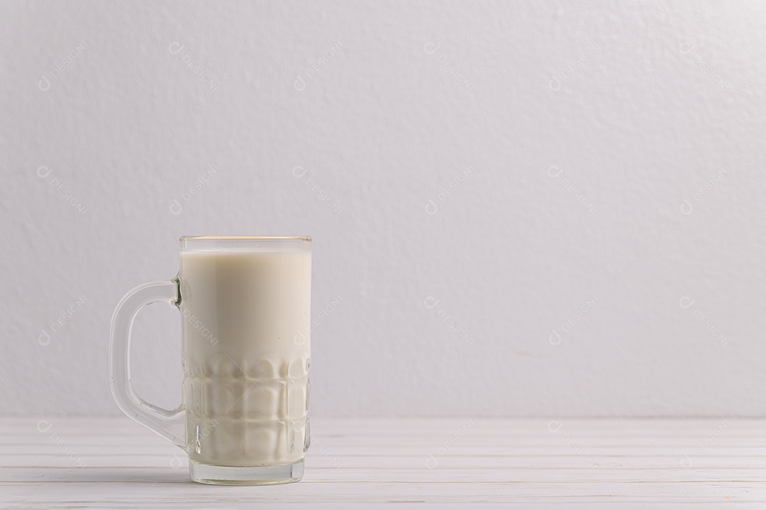 Dia Mundial do Leite, beba leite saudável Copo forte