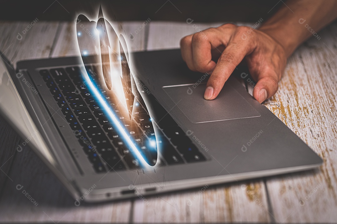 Use um computador simbólico ao armazenar informações online.