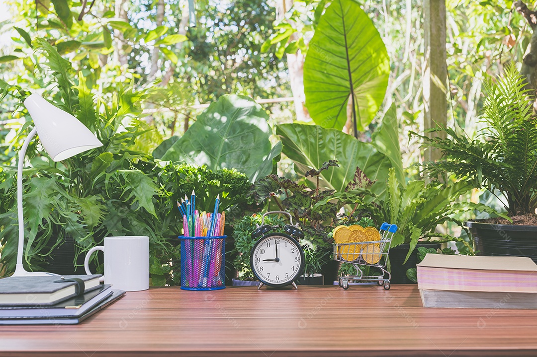 Conceito de leitura de livros e mesas
