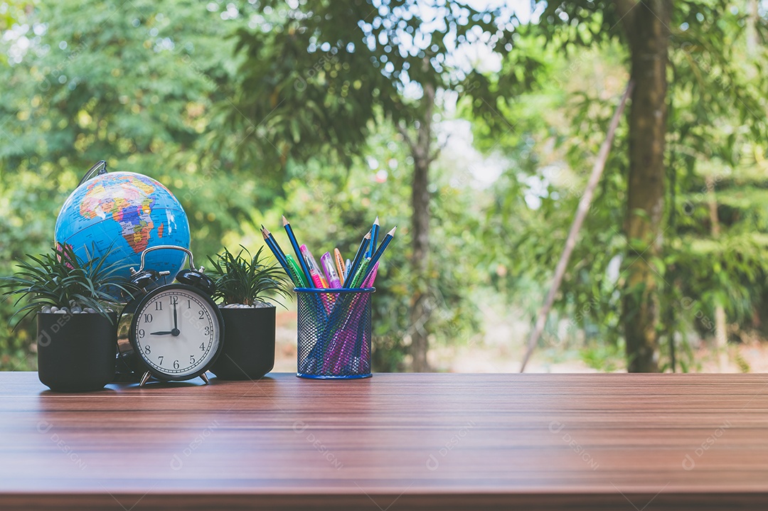 Conceito de leitura de livros e mesas