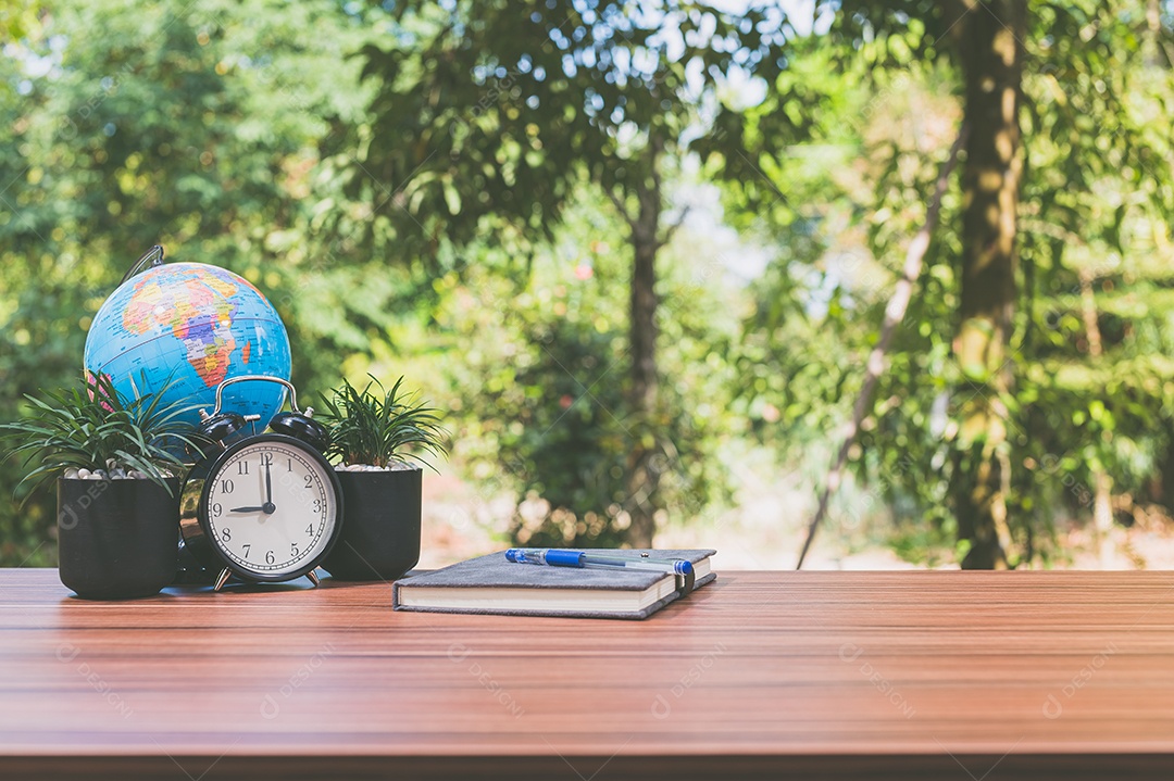 Conceito de leitura de livros e mesas