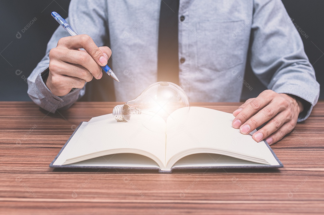 Leia livros para aumentar o conhecimento e as ideias