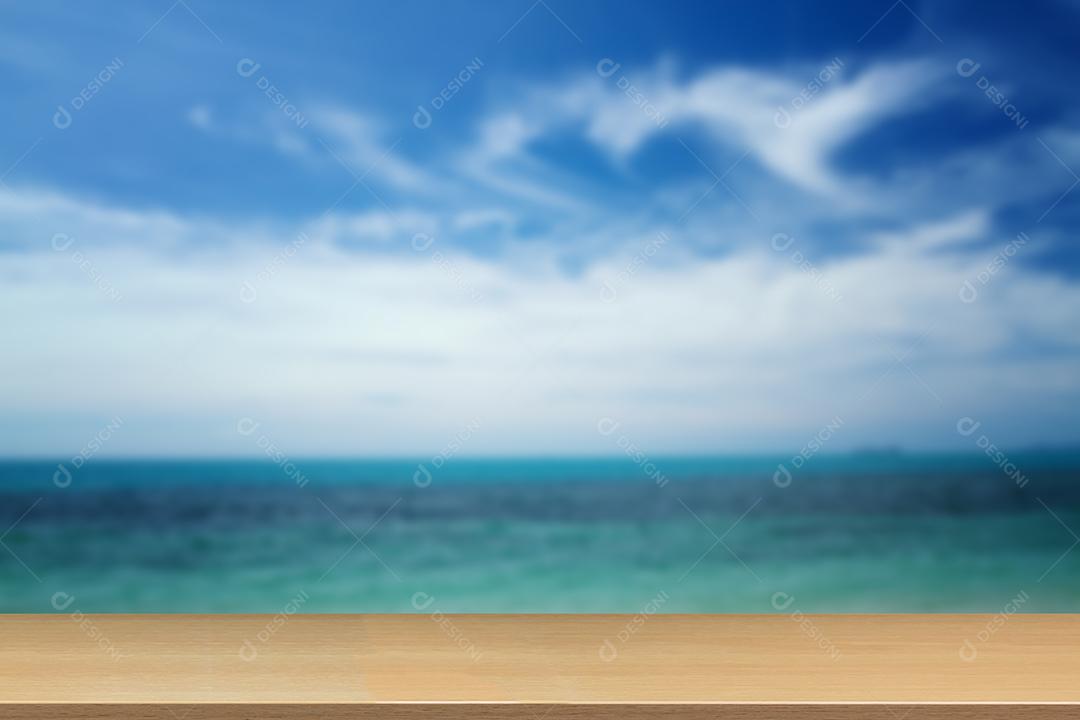 sol e praia arenosa e mar tropical na ilha de Samui, fundo macio e embaçado com madeira Perspectiva