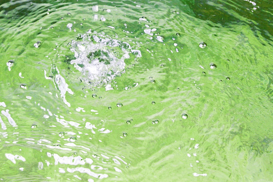 Gota de água no rio