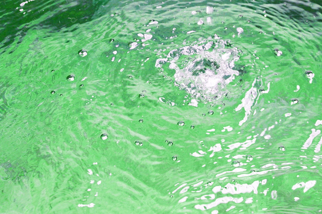 Gota de água no rio