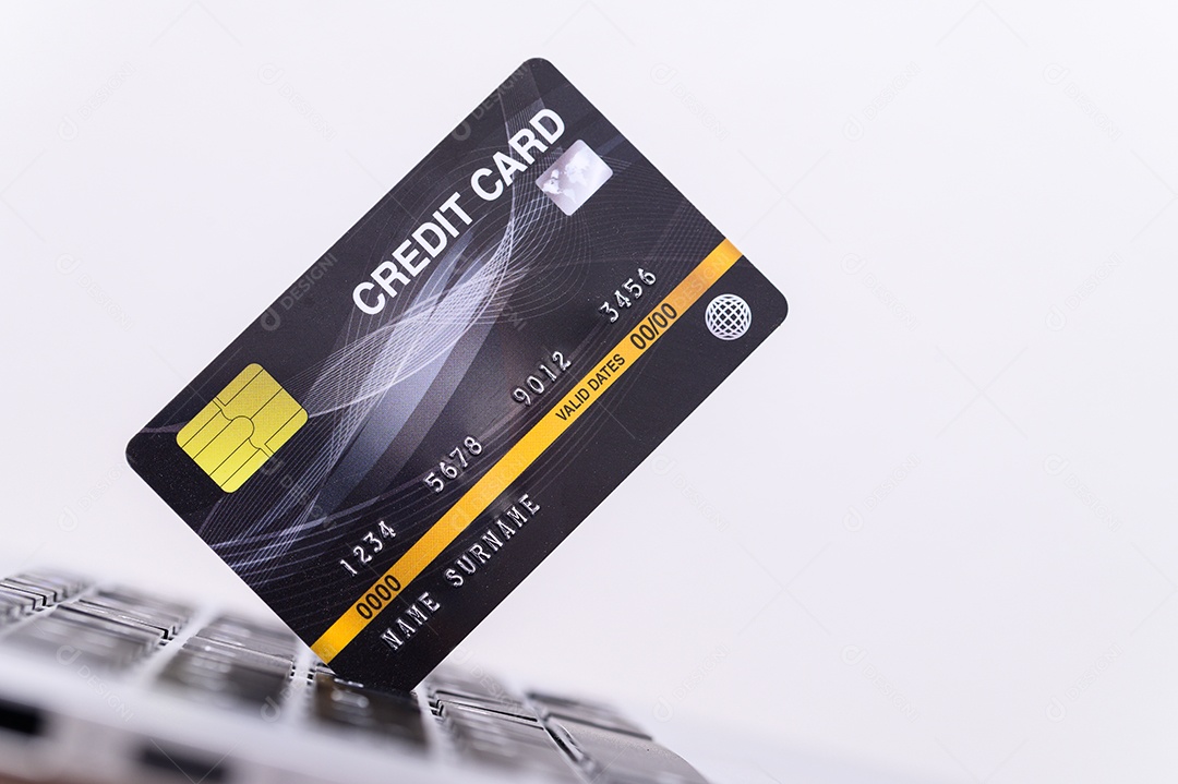 Cartão de crédito com computador Usado em compras online