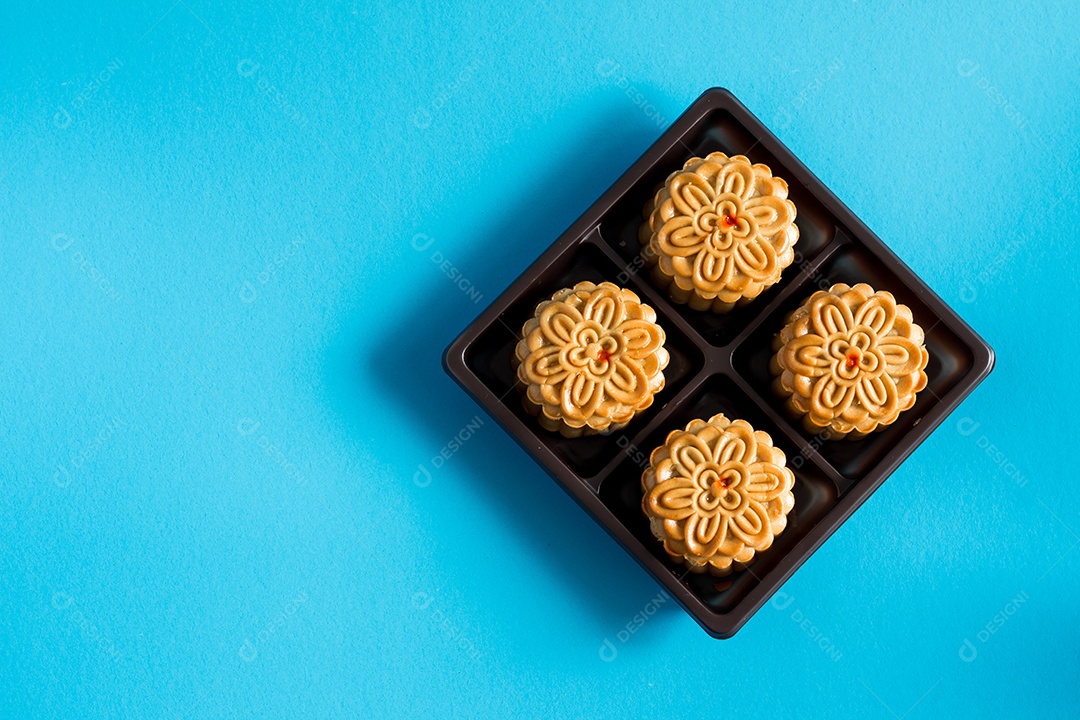 Bolo de lua no fundo do céu