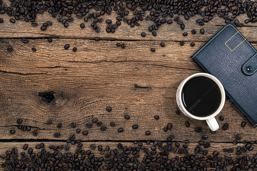 Smartphone e café na mesa