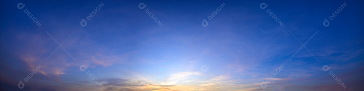 Céu e as nuvens da noite