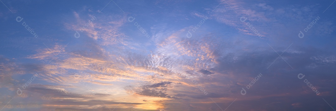 Céu e as nuvens à noite
