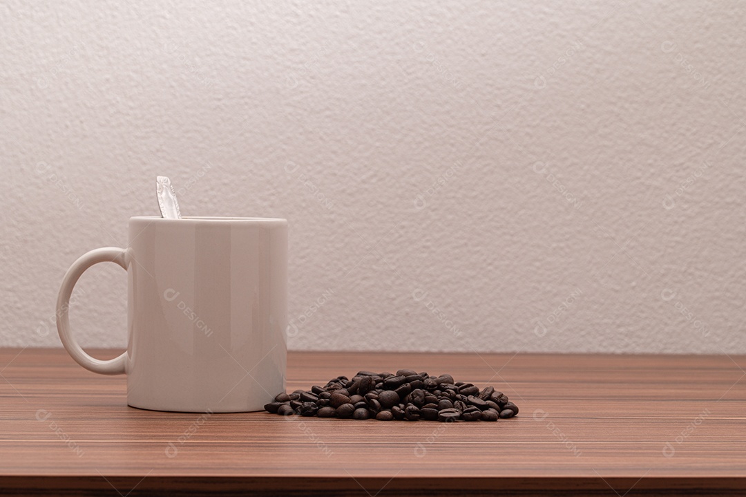 Adoro ler, escrever livros, beber café