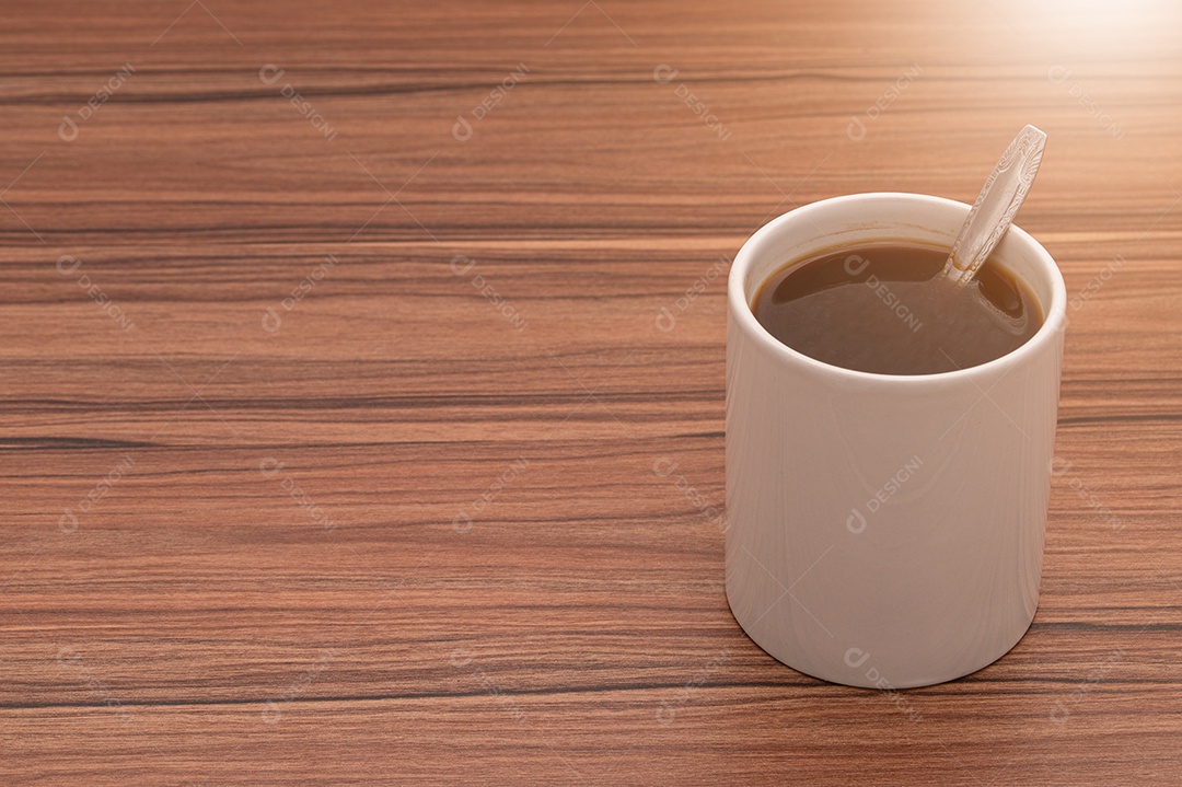 Adoro ler, escrever livros, beber café