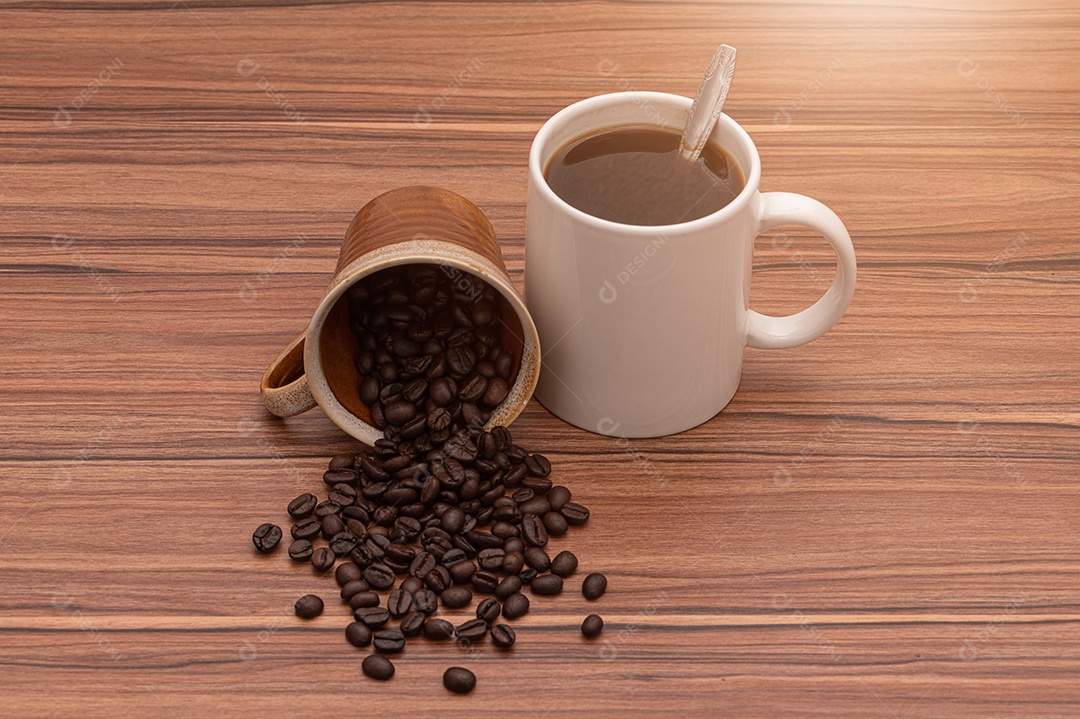 Adoro ler, escrever livros, beber café