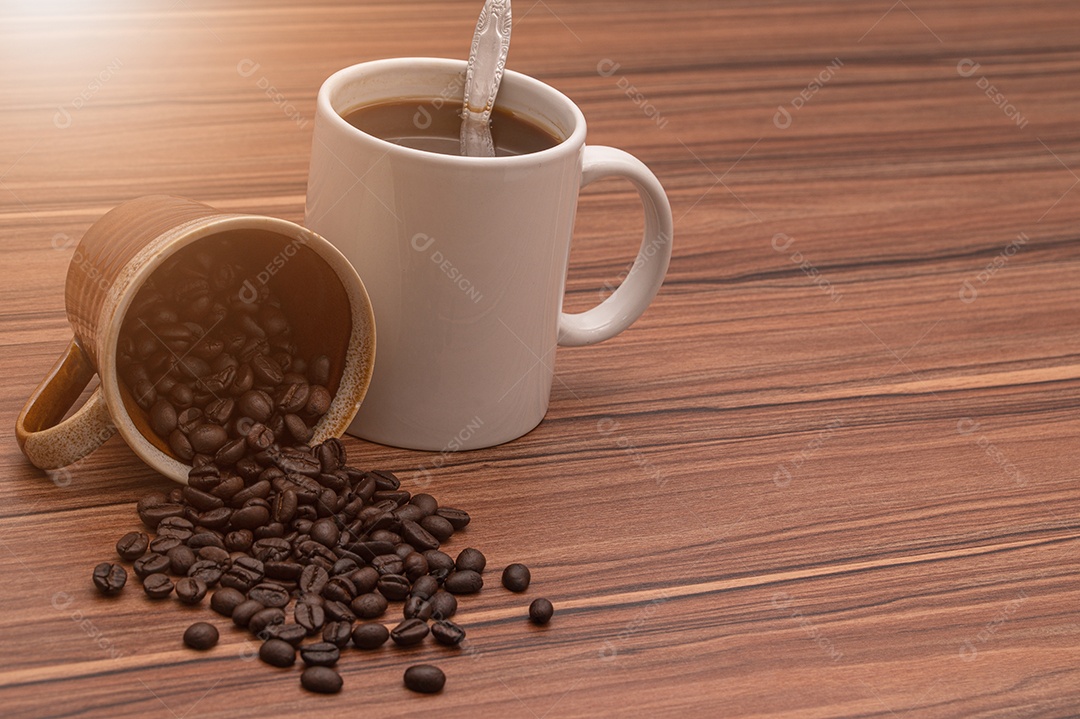 Adoro ler, escrever livros, beber café