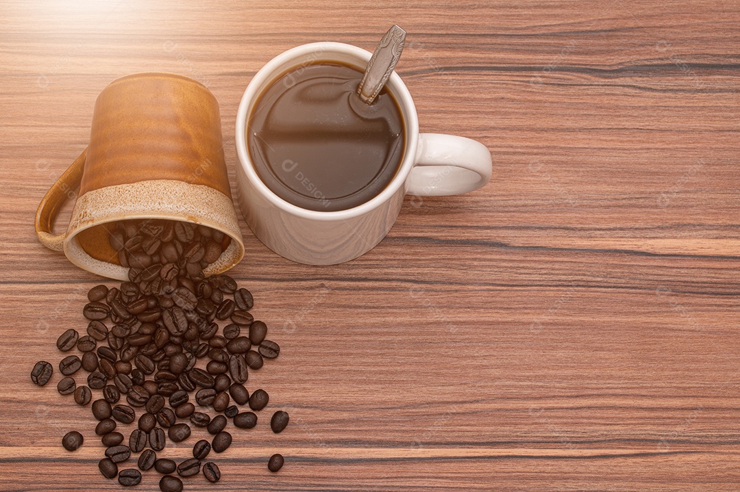 Adoro ler, escrever livros, beber café