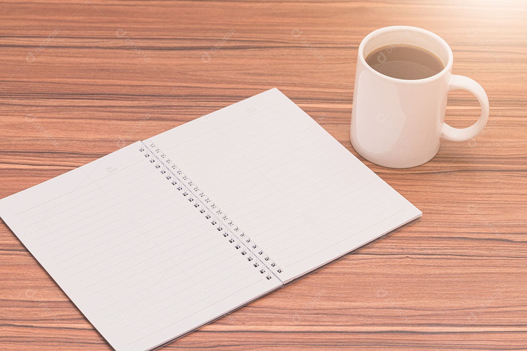 Adoro ler, escrever livros, beber café