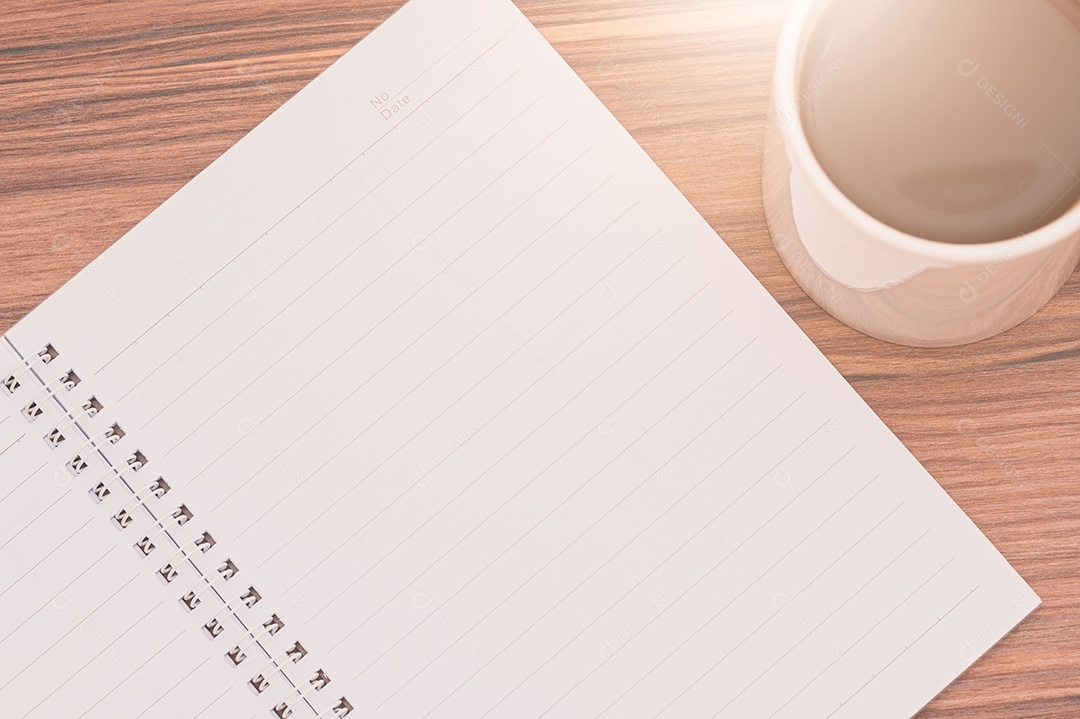 Adoro ler, escrever livros, beber café