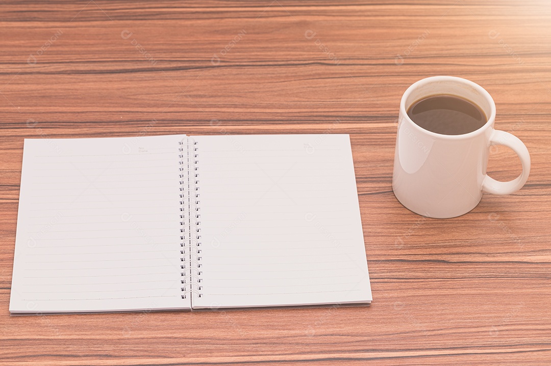 Adoro ler, escrever livros, beber café