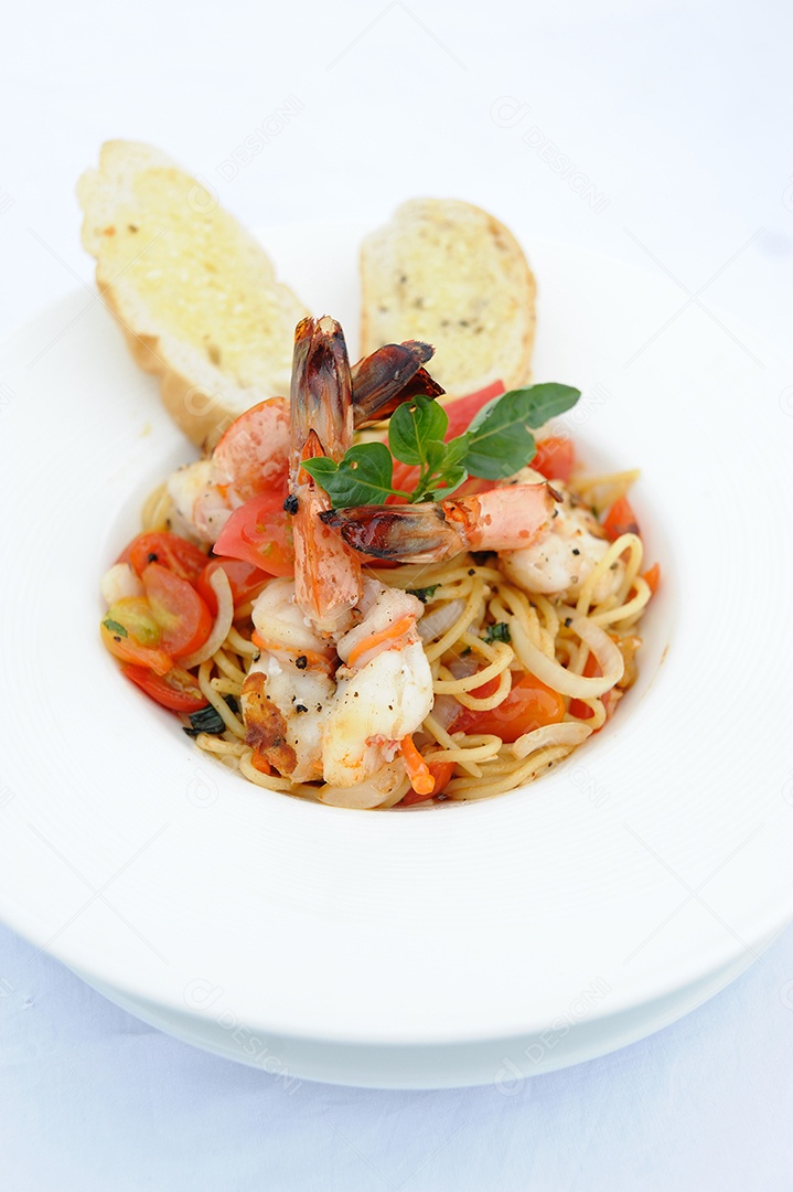 Espaguete com frutos do mar