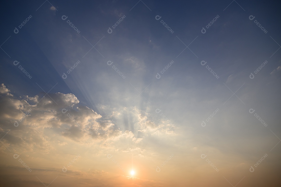 Céu e as nuvens à noite