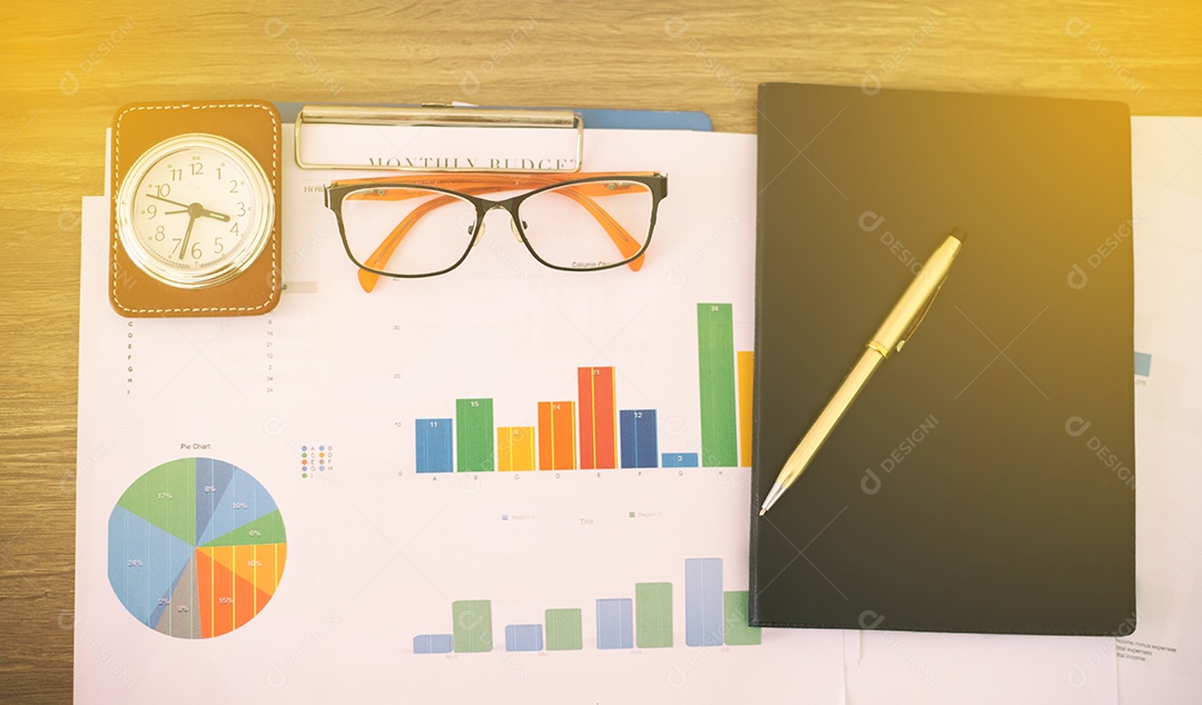 Conceito de negócios de gráficos de trabalho e análise de escritório