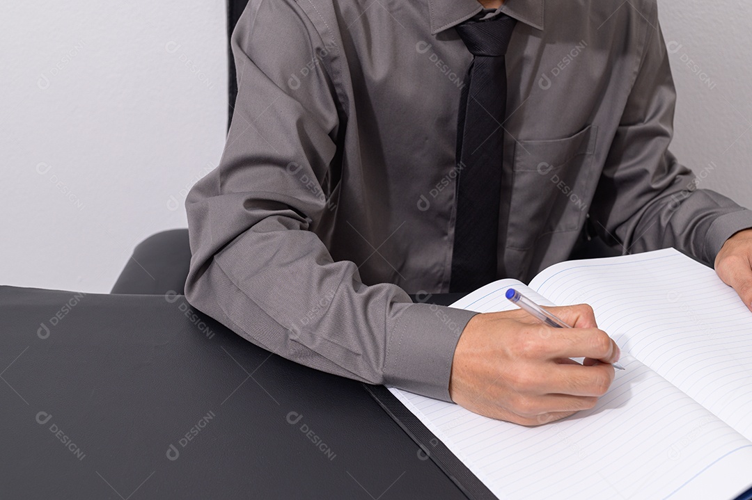 Pessoa de negócios trabalham em suas mesas