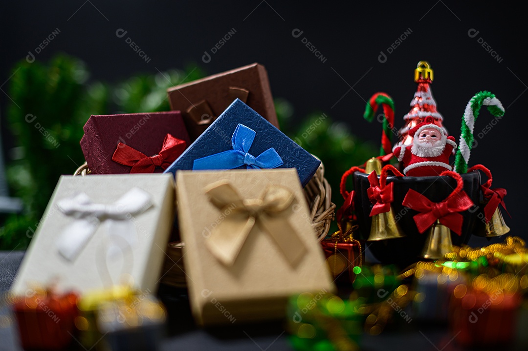 Caixa de presente feliz natal fundo isolado