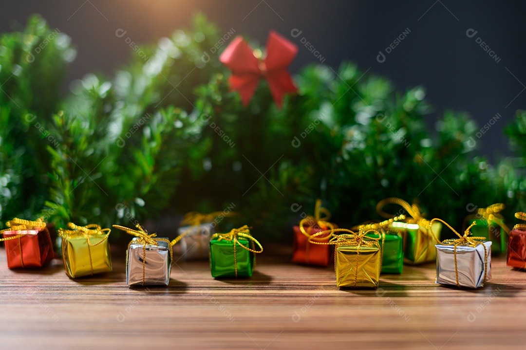 Caixa de presente feliz natal fundo isolado
