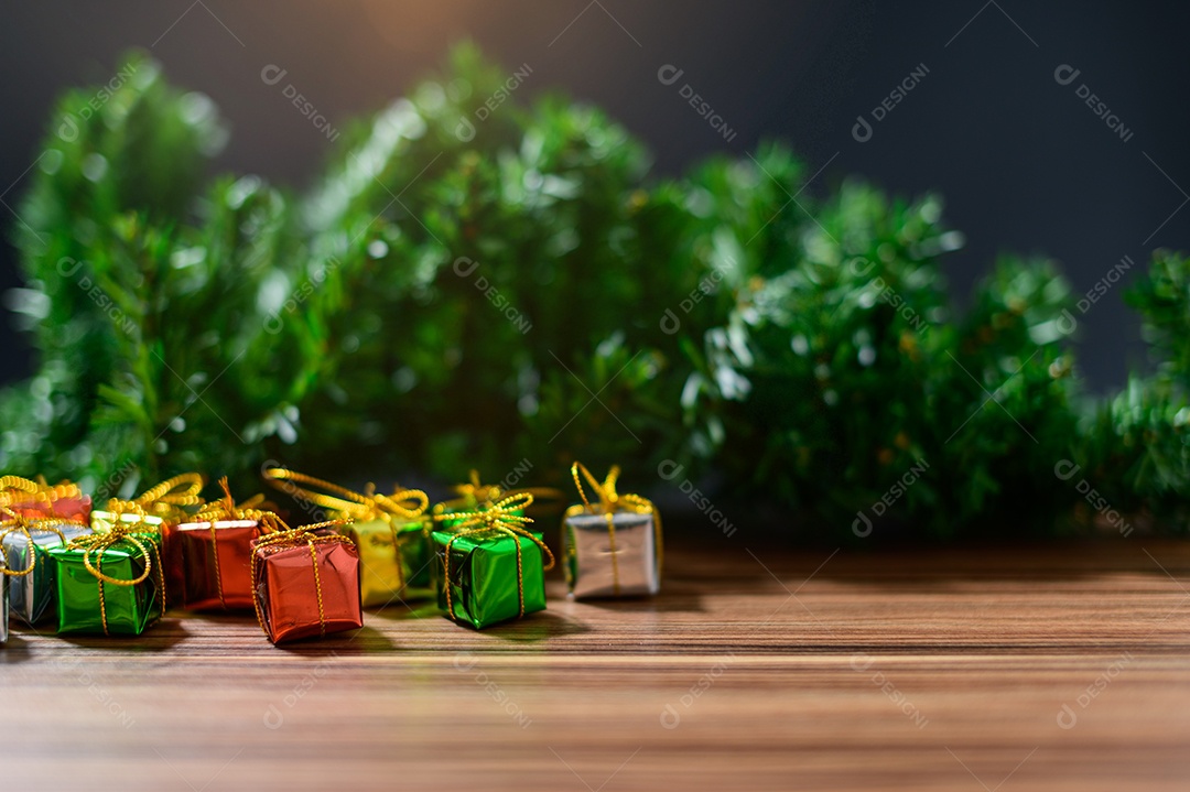 Caixa de presente feliz natal fundo isolado
