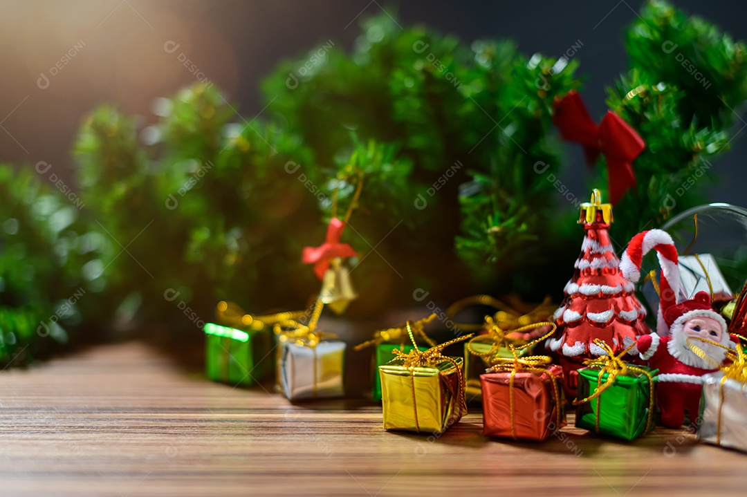 Caixa de presente feliz natal fundo isolado