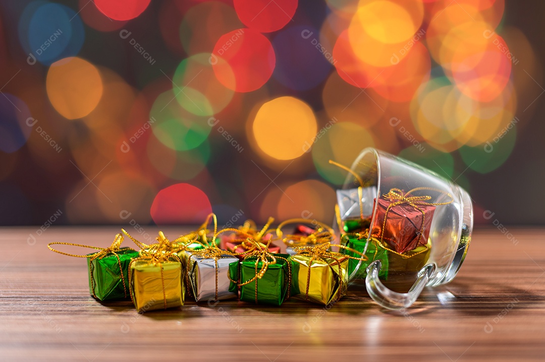 Caixa de presente feliz natal fundo isolado