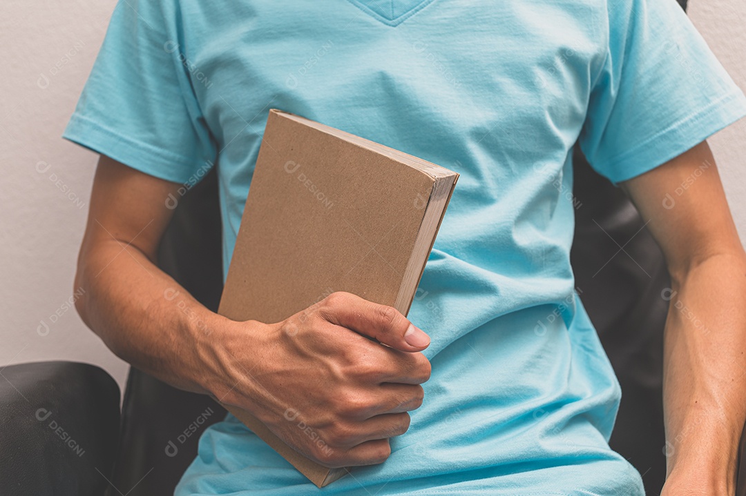 Conceito de ler o amor