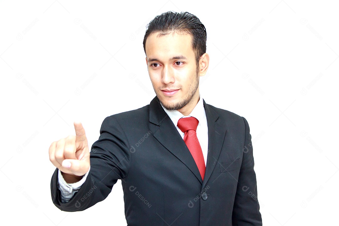 Os dedos de um jovem empresário estão tocando em algo.