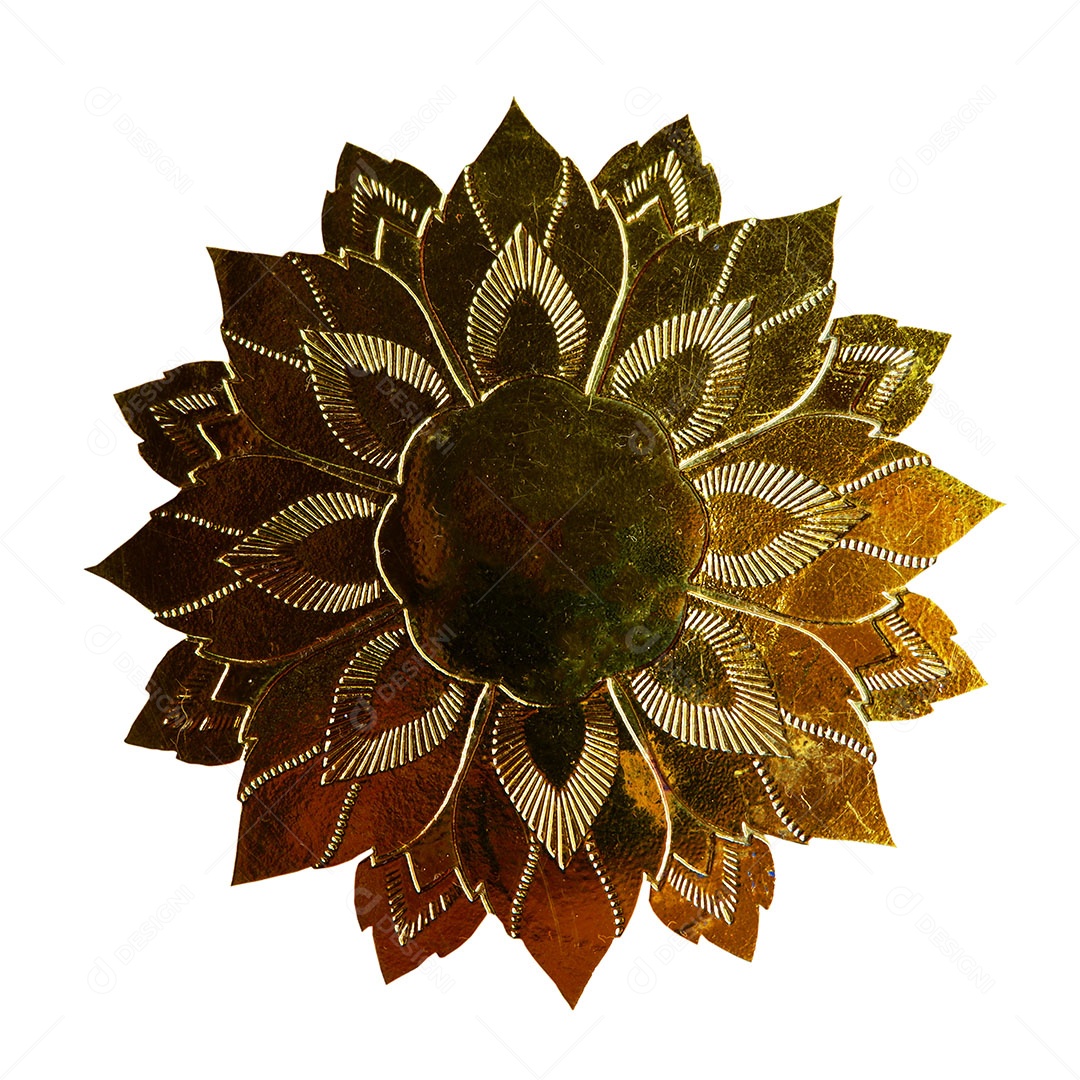 Prato de flor de ouro velho de esculpir isolado no fundo branco