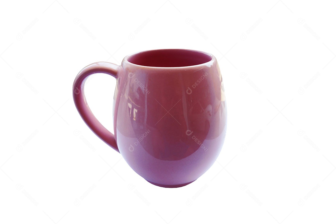 Caneca de cerâmica rosa com isolado no fundo branco