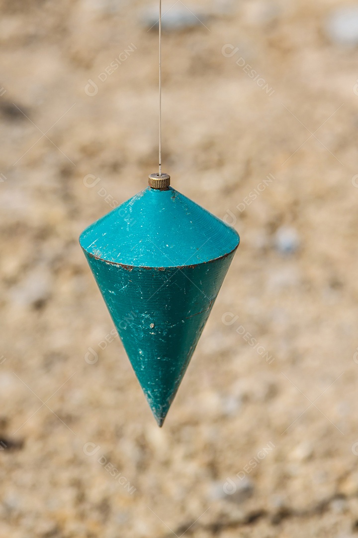 Ferramenta de prumo para construção vertical