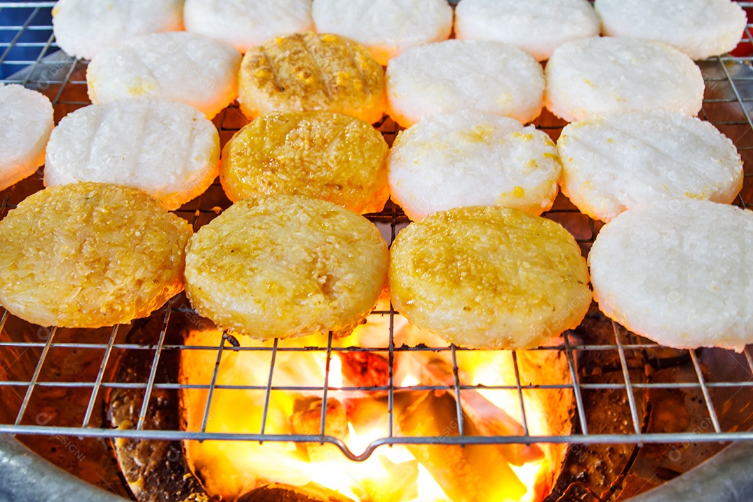 Nome de comida da região nordeste da Tailândia Kao ji.