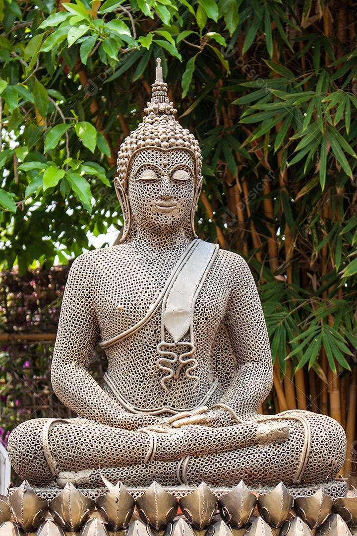 Meditação da postura de Buda feita de noz velha