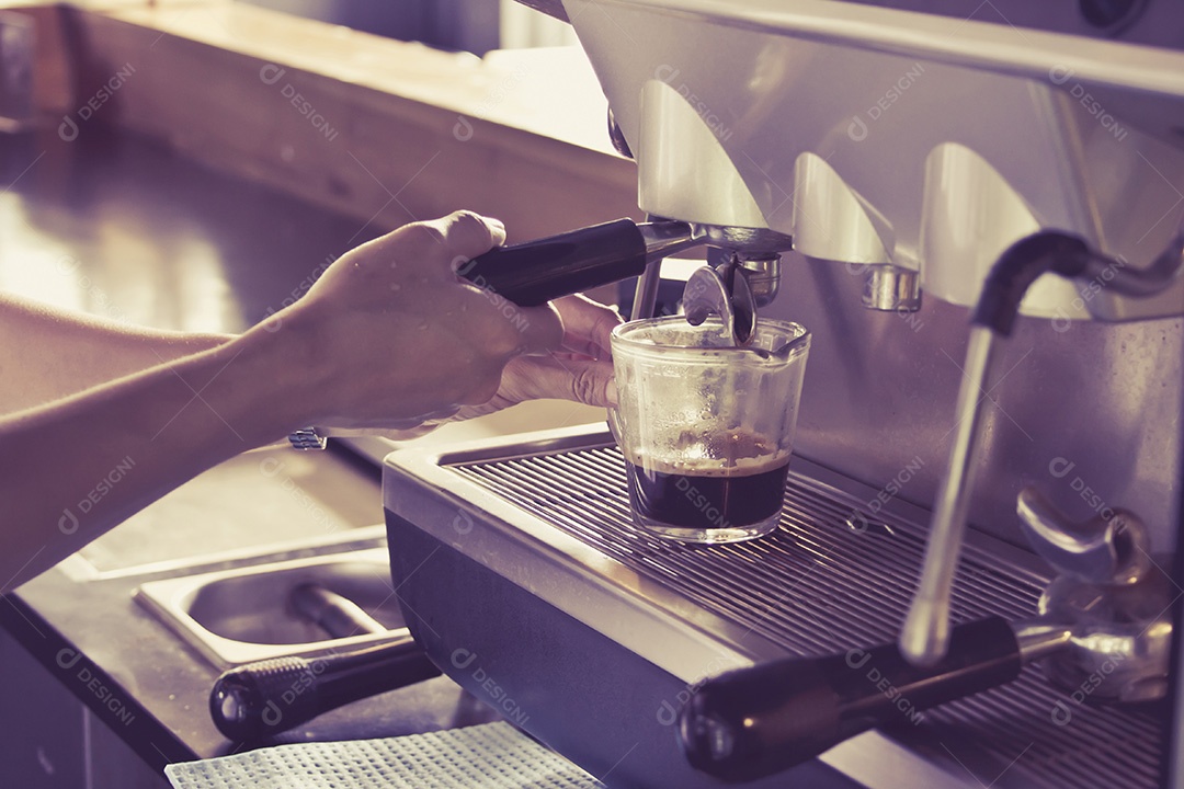 Processamento e produção do café, do grão à xícara