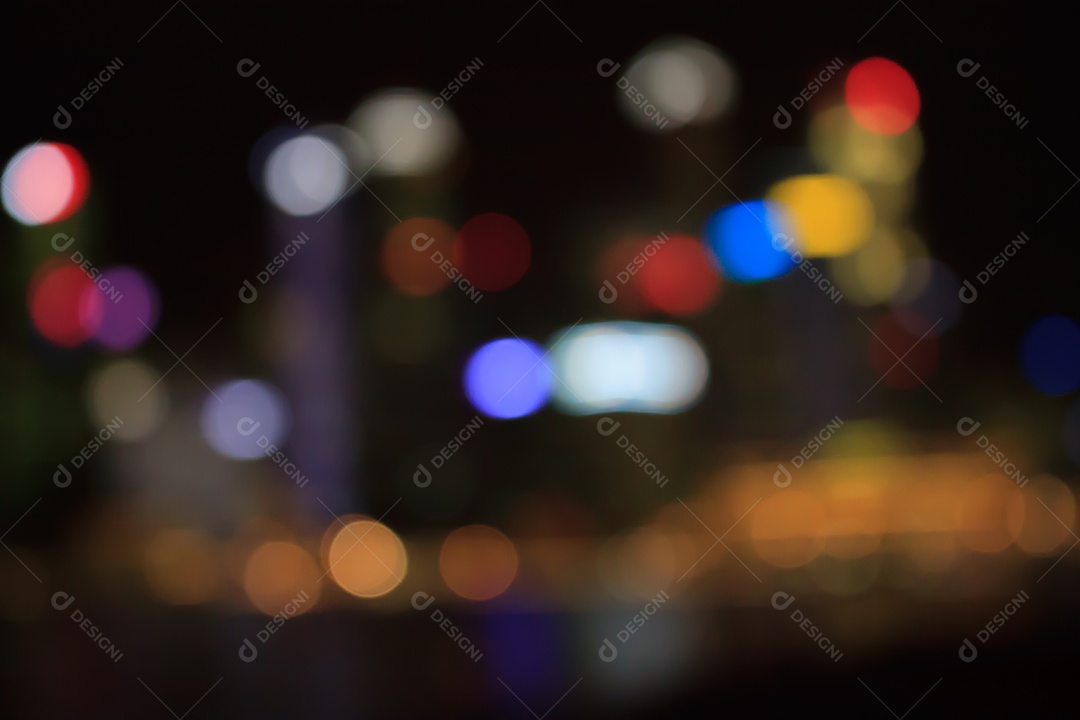 Bokeh colorido da cidade durante a noite