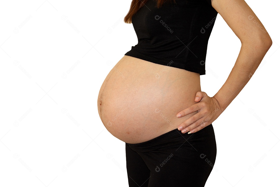 Mulher grávida com barriga á mostra