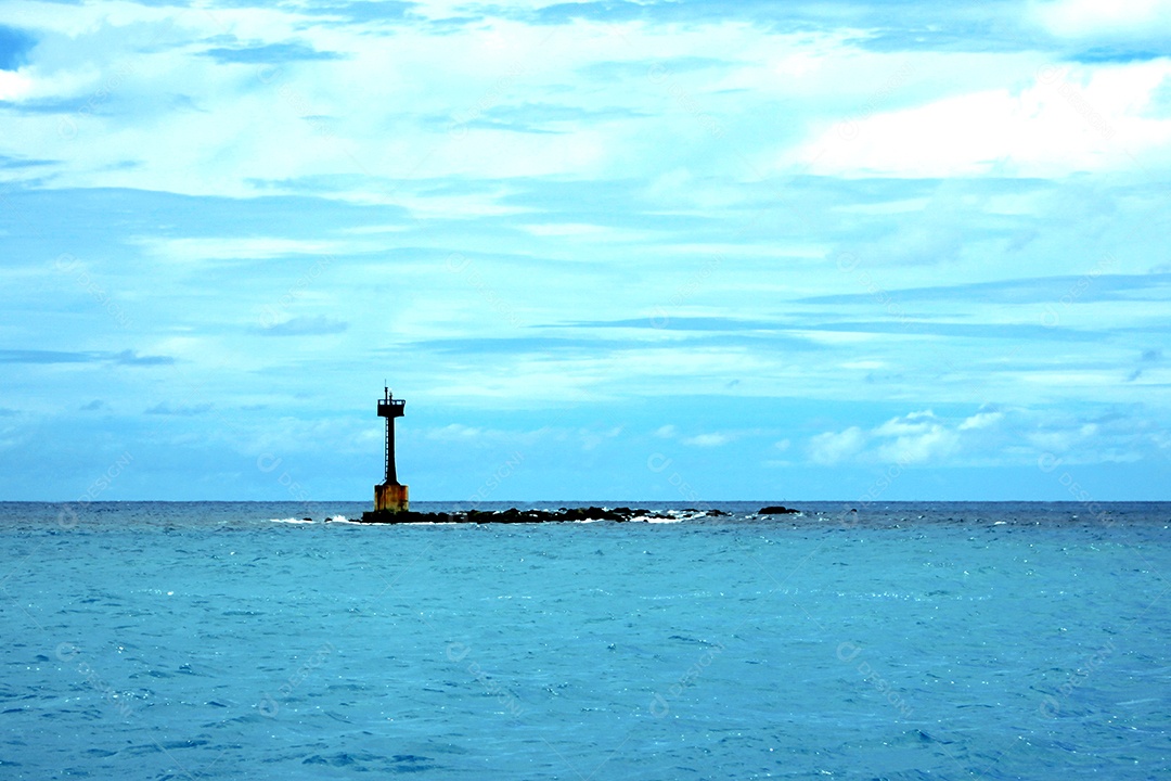 Farol em alto mar