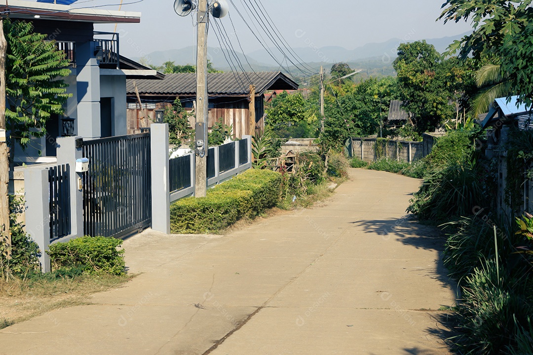Estrada de concreto em aldeias rurais