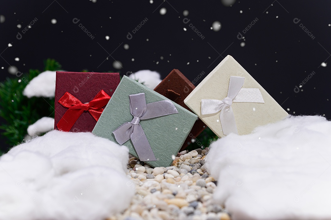Fundo de noite de neve de caixa de presente de feliz natal