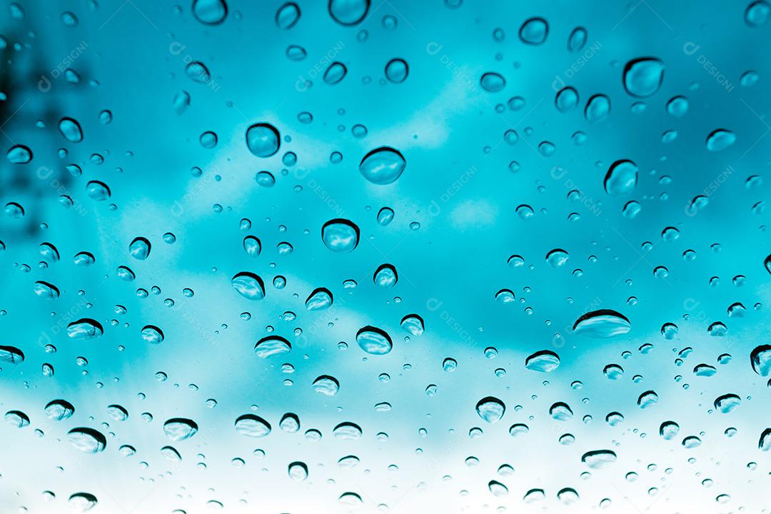 gotas de água e fundo azul
