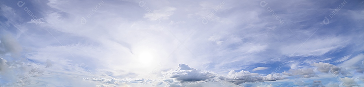 Céu e nuvens à noite