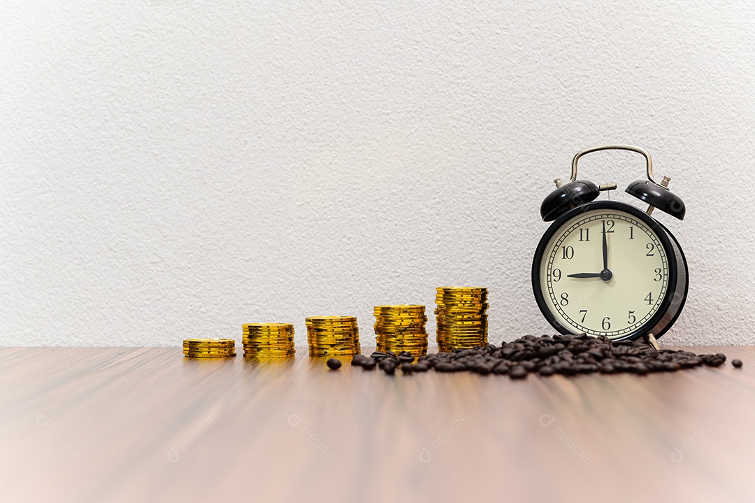 Conceito de moeda de crescimento de negócios na mesa da sala