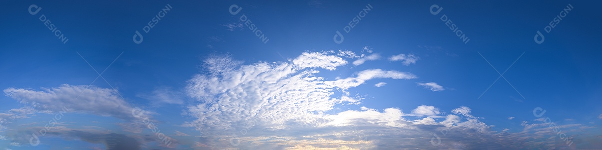 Céu panorâmico e nuvens Luz do sol à noite