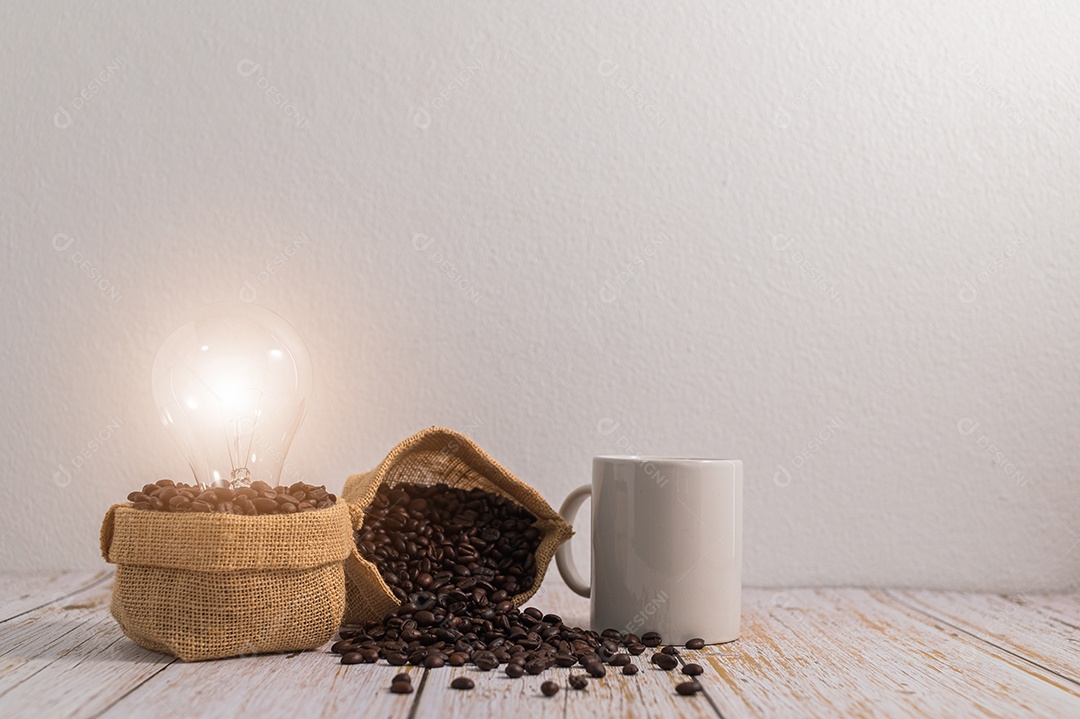 Adoro beber café, canecas de café e grãos de café